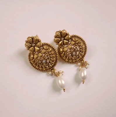 EAR RINGS